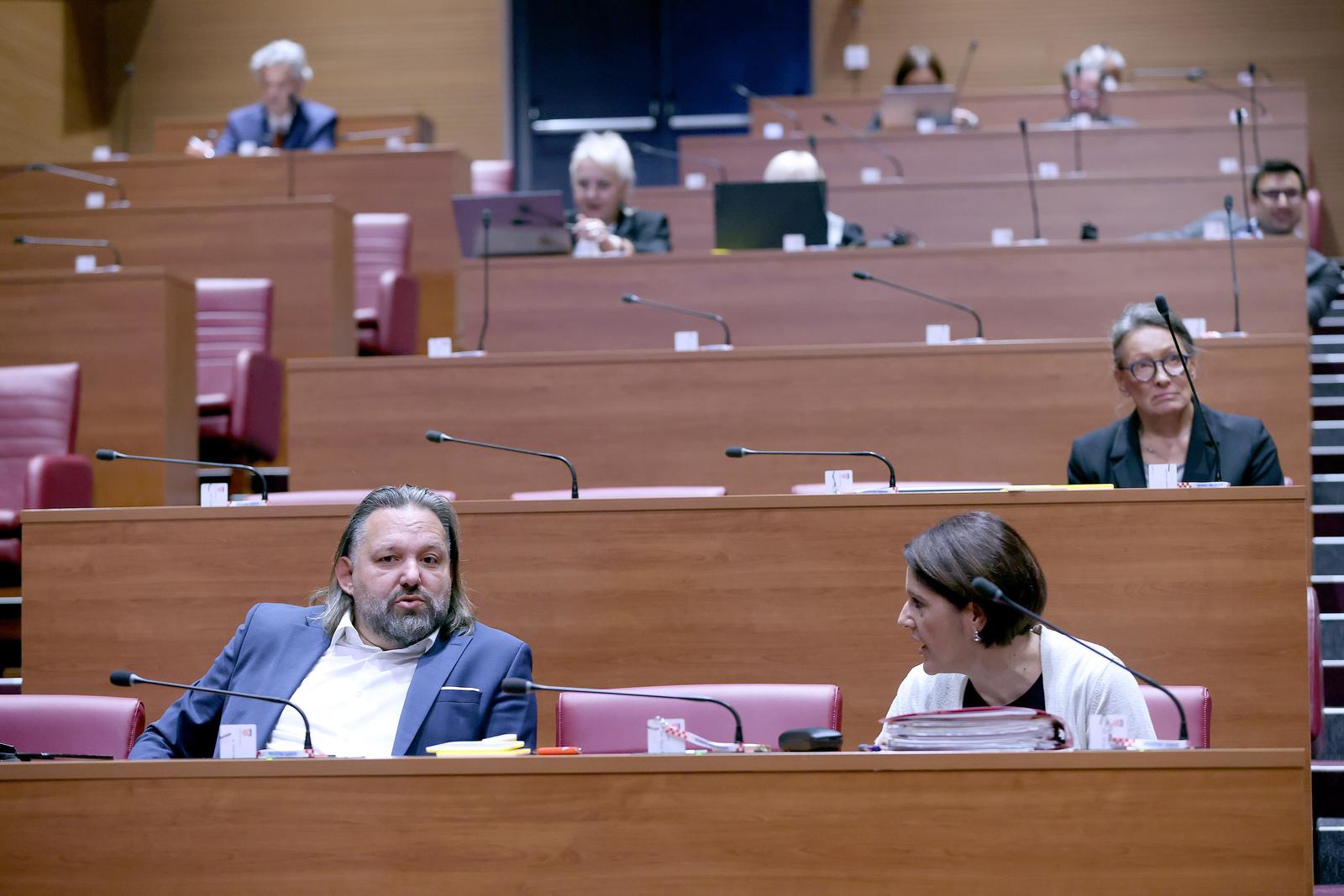 Oporba u Saboru napadala vladajuće zbog EU fondova