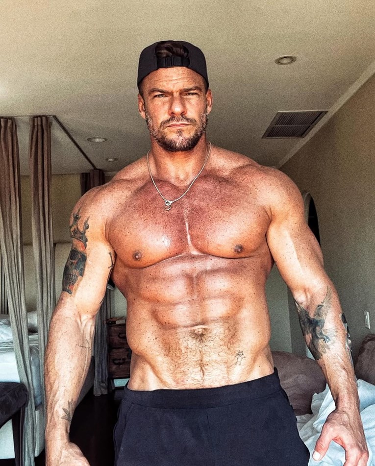 Zvijezda serije "Reacher" oslobođena optužbi za sukob sa susjedom, objavljeni detalji