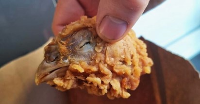 Naručila KFC pileća krilca, a u kutiji ju dočekala kokošja glava s kljunom
