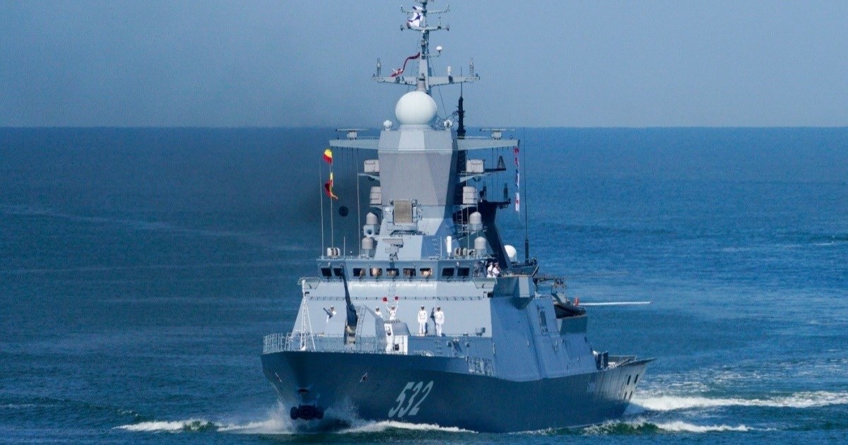 Ruski ratni brod "prerušen" prošao kroz La Manche