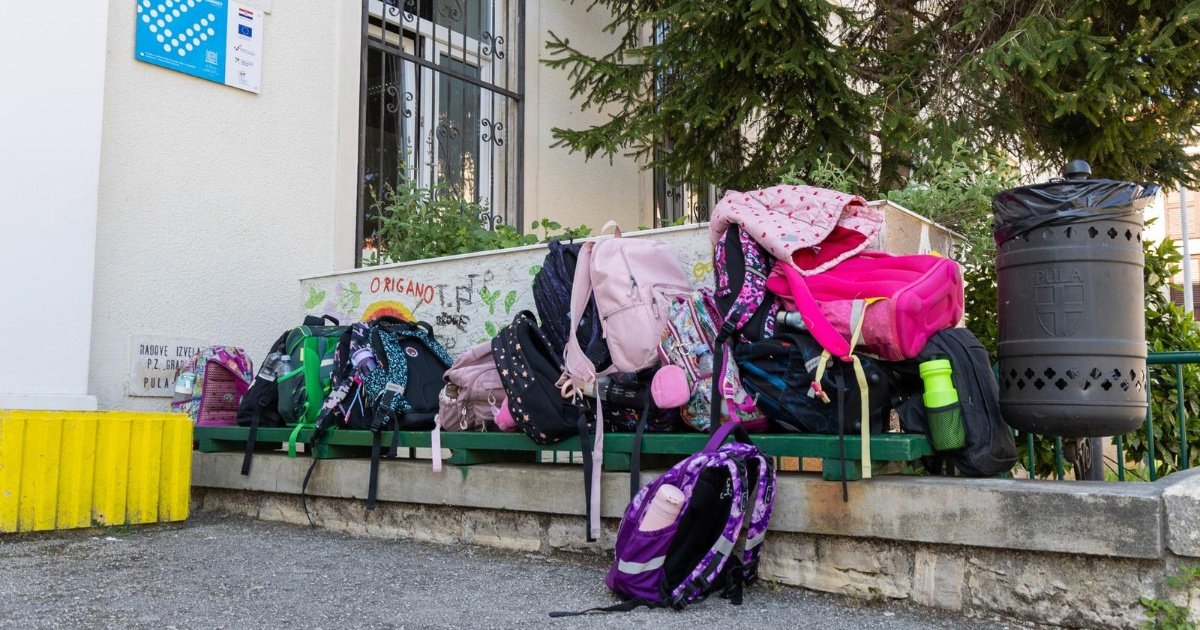 Objavljen novi školski kalendar, zimski praznici ponovno u dva dijela