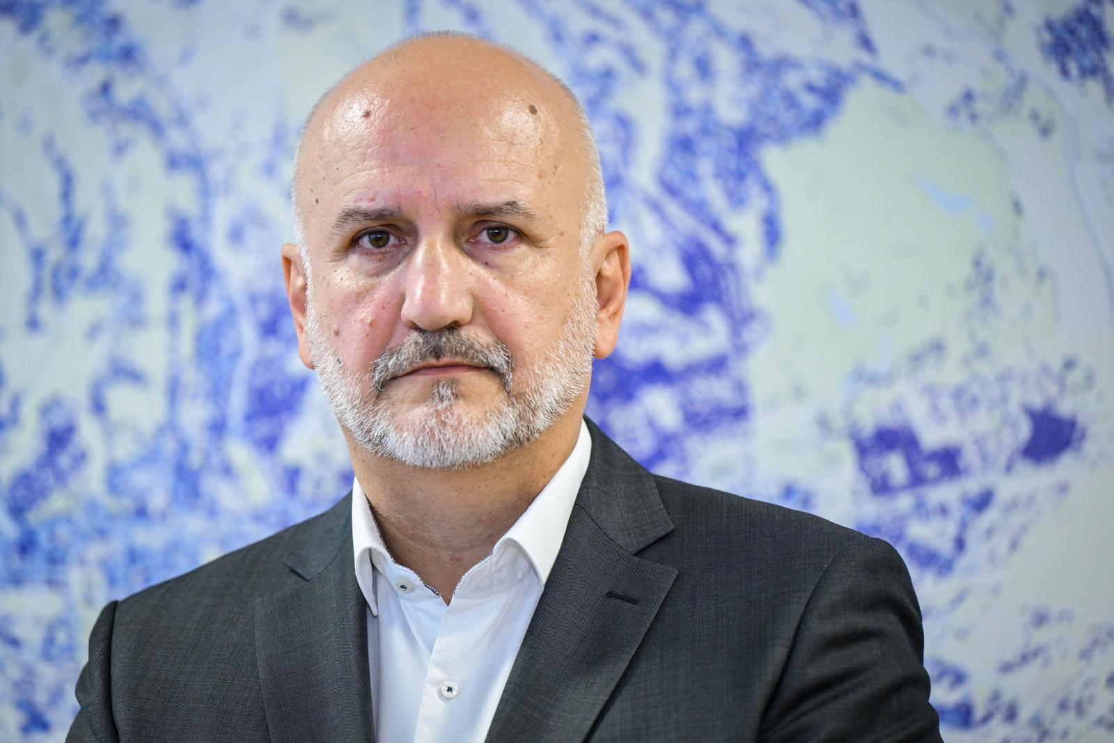 Šef uprave Holdinga: Teško je reći kako će to sutra izgledati. Moramo čekati jutro
