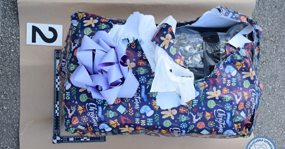 Policija presrela "božićne poklone". Slovencu zaplijenjeno preko 11 kg trave