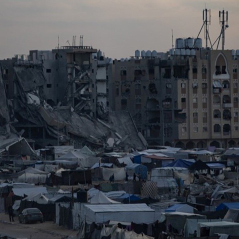 Izrael blokira svu dostavu humanitarne pomoći u Gazu