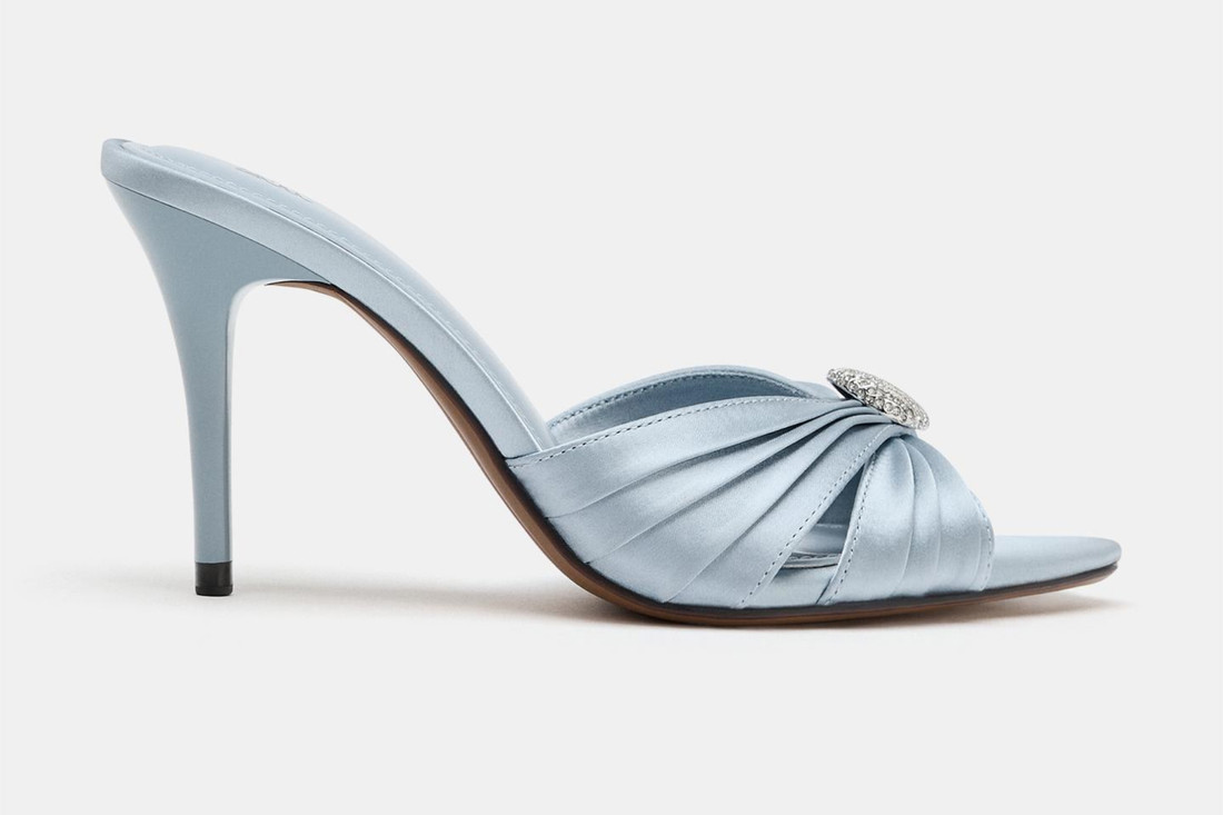 Zarine satenske sandale izgledaju kao dizajnerski model. Cijena? 39,95 €