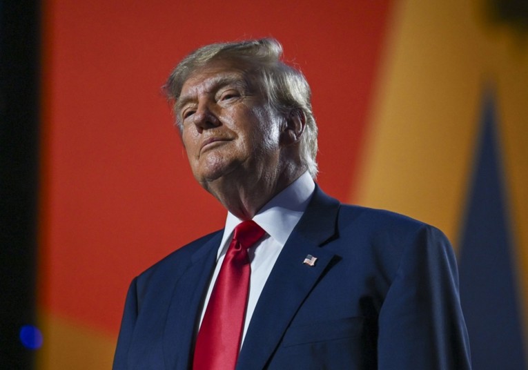 Stižu upozorenja da bi AI mogao pobiti ljude. Trump: Nimalo me to ne brine