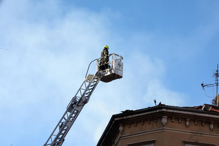 Veliki požar u Rijeci. Vatra progutala stanove, nađeno tijelo