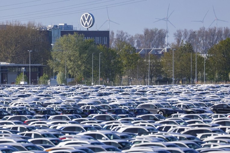 Najveći dioničar Volkswagena traži hitne rezove, ugroženo 100.000 radnih mjesta
