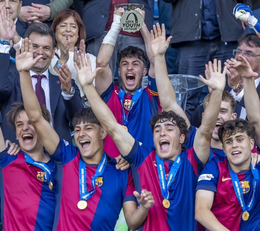 Barcelona je u 1/16 finala izbacila Dinamo nakon penala. Osvojila je LP mladih
