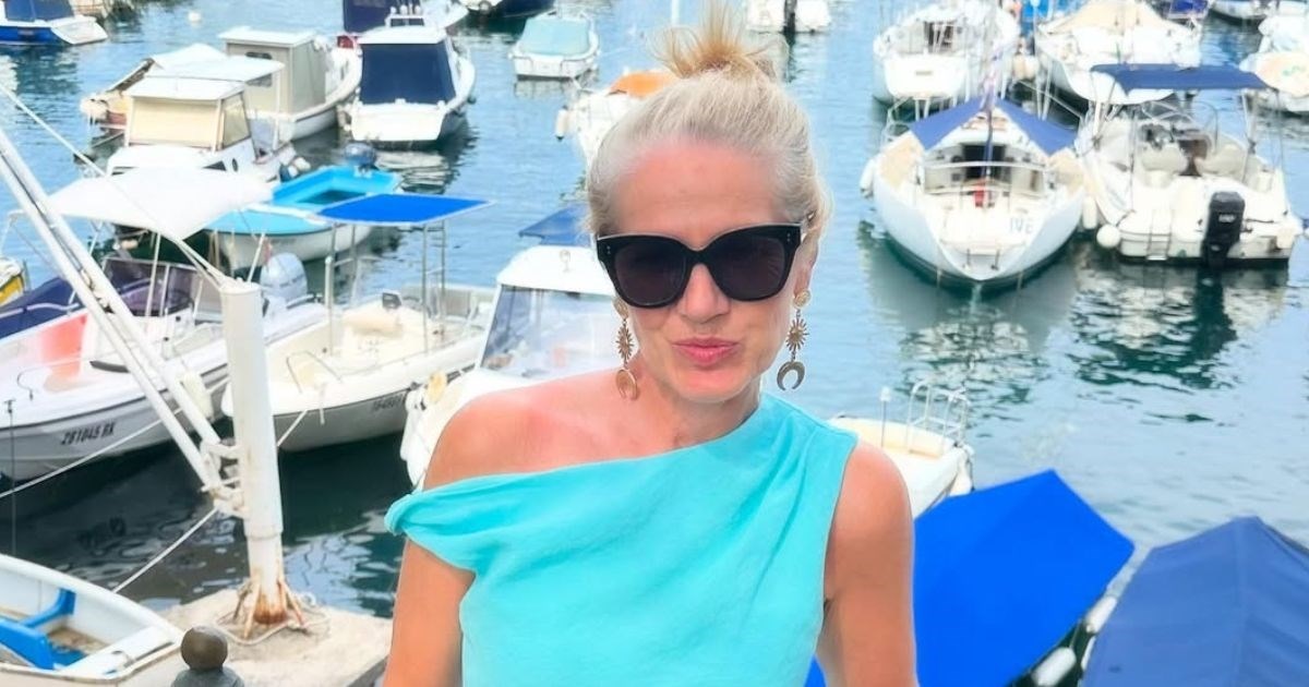 Barbara Kolar oduševila pratitelje u tirkiznoj haljini u kojoj se fotkala u Opatiji