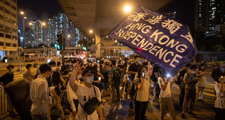 Građani Hong Konga unatoč zabrani obilježavaju godišnjicu pokolja na trgu Tiananmen