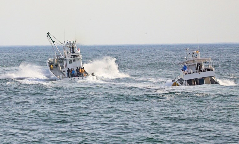 Nađeno 10 tijela putnika s nestalog broda u Japanu. Plutala su u moru