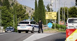 Uhićen motorist u Dubrovniku. Lovio ga policajac na motoru koji je pao i ozlijedio se