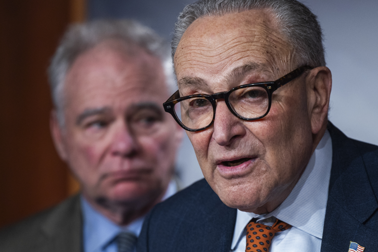 Vođa demokrata u Senatu: Blokirat ćemo Trumpove carine Europljanima