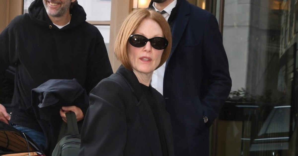 Julianne Moore nosi kultne bijele adidas tenisice koje obožava i Amal Clooney