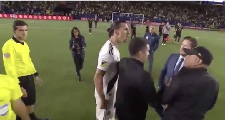 Zlatan zabio fantastičan hat-trick pa protivniku poručio: "Marš kući, kur*ice"
