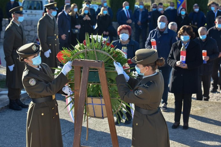 FOTO Obilježava se 29 godina od masakra u Škabrnji, u Koloni sjećanja 2500 ljudi