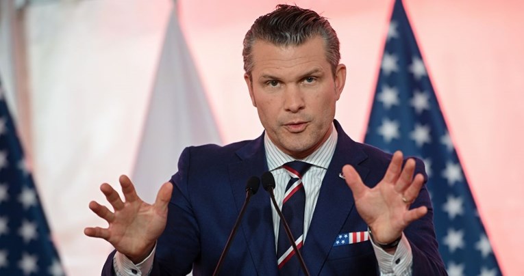 Trumpov ministar obrane: Žalit ćemo se, transrodni vojnici neće služiti u vojsci