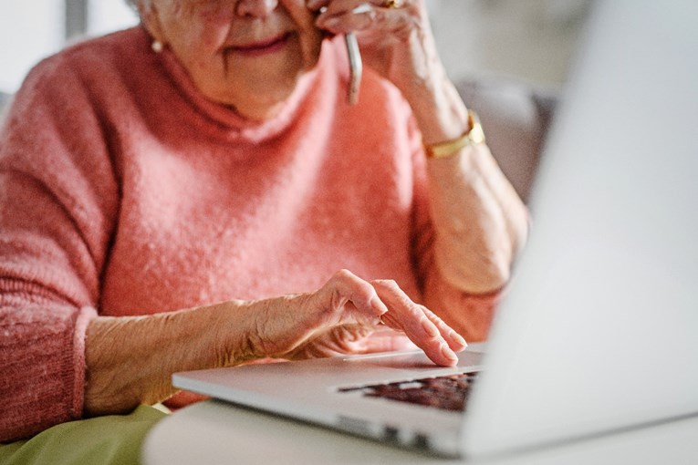 Prevaranti izvukli sav novac s računa žene (82) iz Vinkovaca