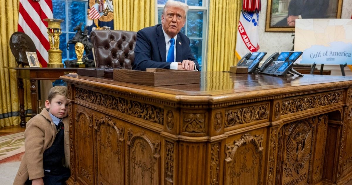 Fotografije sina Elona Muska u Ovalnom uredu teško je opisati