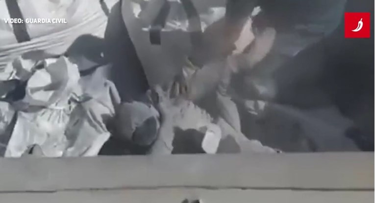 VIDEO U Španjolskoj migrant pronađen u vreći s otrovnim otpadom