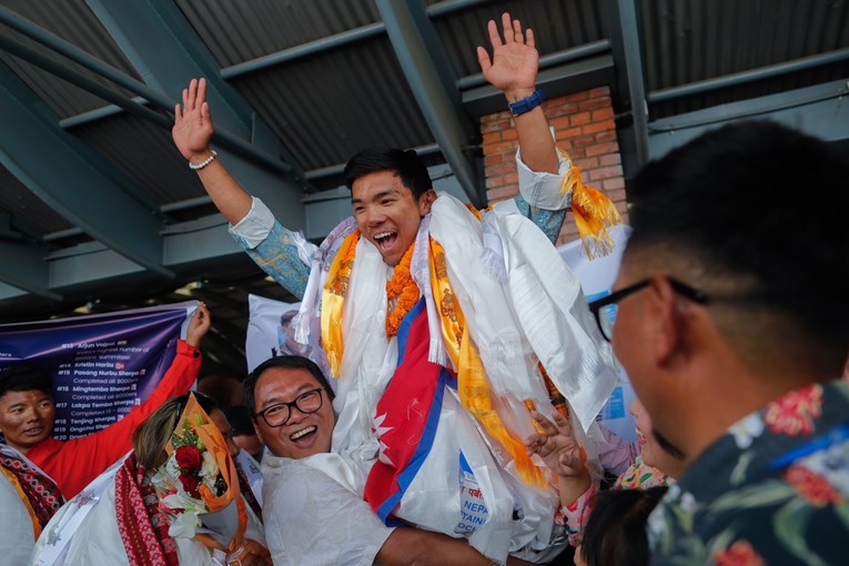 Nepalac (18) se popeo na vrhove 14 planina viših od 8000 m, dočekali ga kao heroja