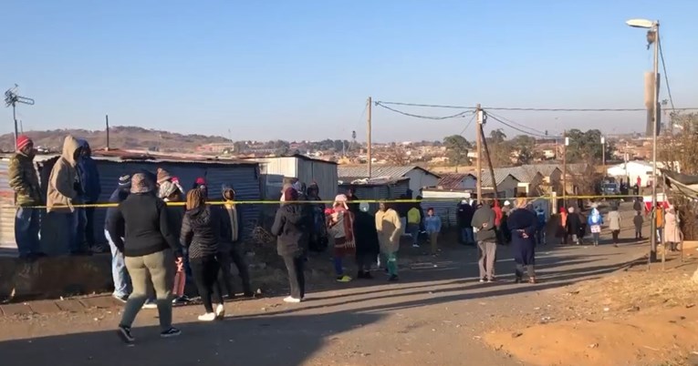 15 mrtvih u baru u Južnoafričkoj Republici. Policija: Napadači su pucali nasumično