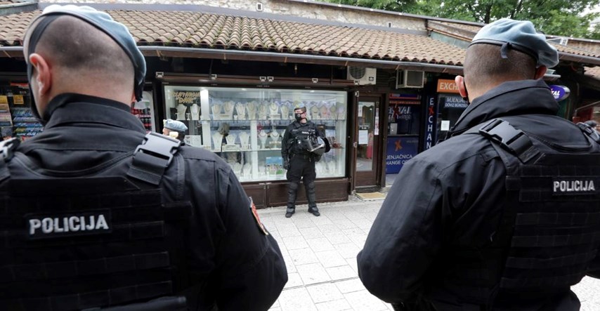 Muškarac u BiH se prerušio u policajca i opljačkao trgovinu oružjem u Čapljini