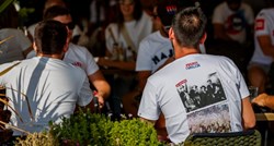 Navijači Hajduka u Splitu privukli pažnju majicama: "Od osnivača do navijača"