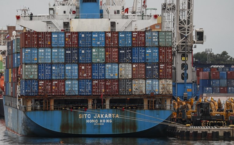 Putin potpisao dekret. Strani brodovi trebaju odobrenje FSB-a za ulazak u ruske luke