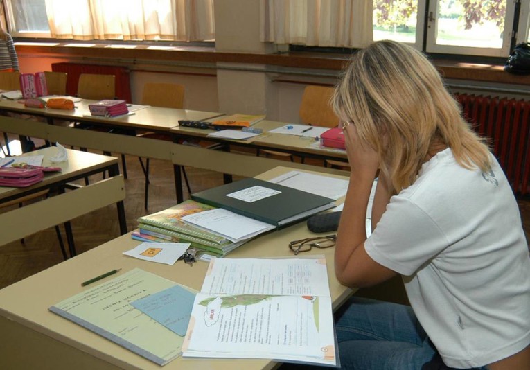 Učitelji u Hrvatskoj sve češće završavaju na bolovanju zbog gubitka glasa