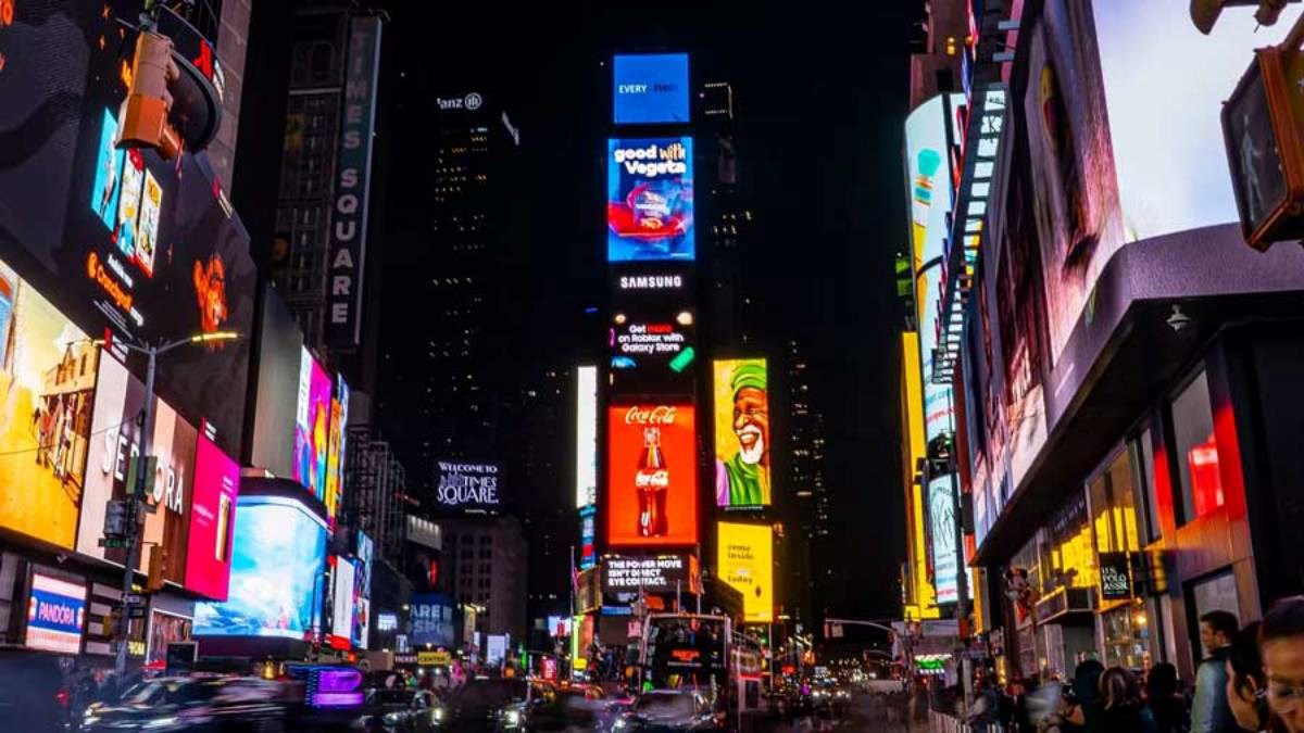 Golema reklama za Vegetu pojavila se na Times Squareu, odmah iznad Coca-Cole