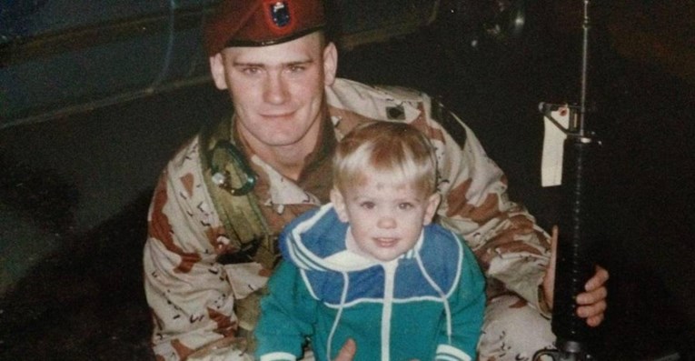 "Moj tata je poginuo u Afganistanu. Bijesan sam, i vi biste trebali biti"