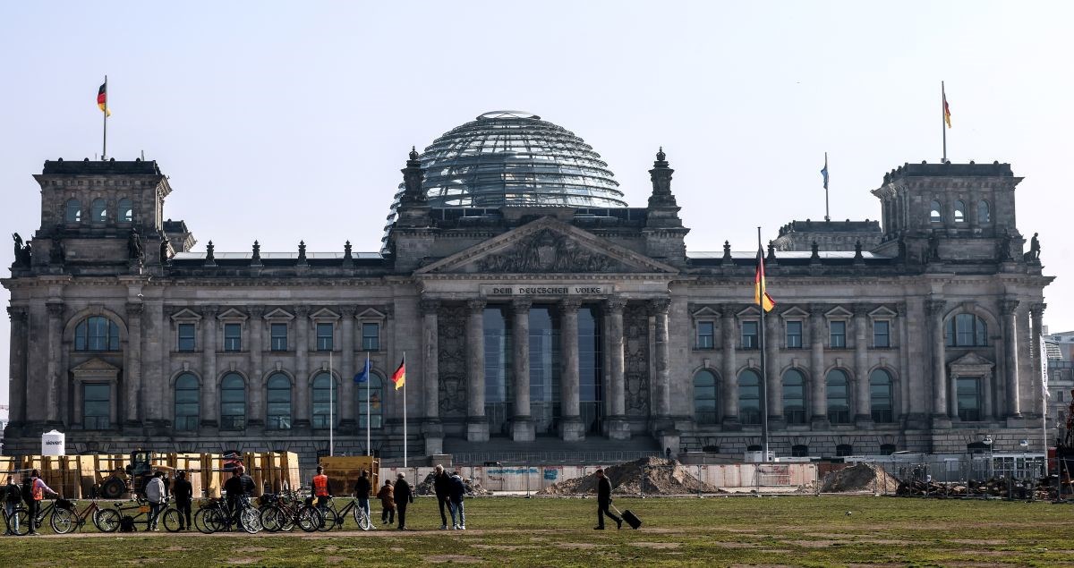 Osamdeset vatrogasaca pretražilo zgradu njemačkog parlamenta zbog curenja plina