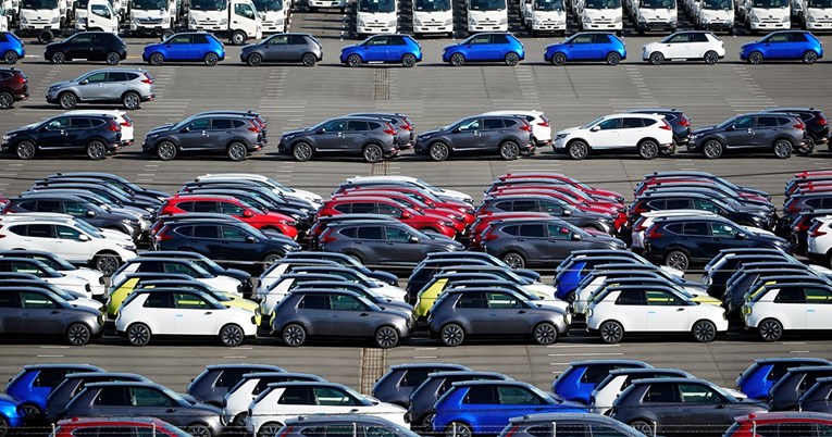 Japan uvodi sankcije na prodaju hibrida, električnih i luksuznih vozila u Rusiju