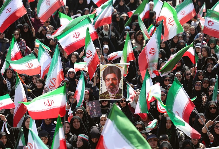 Iranci na ulicama Teherana: Mir s Trumpom se može postići samo ako dobije batine