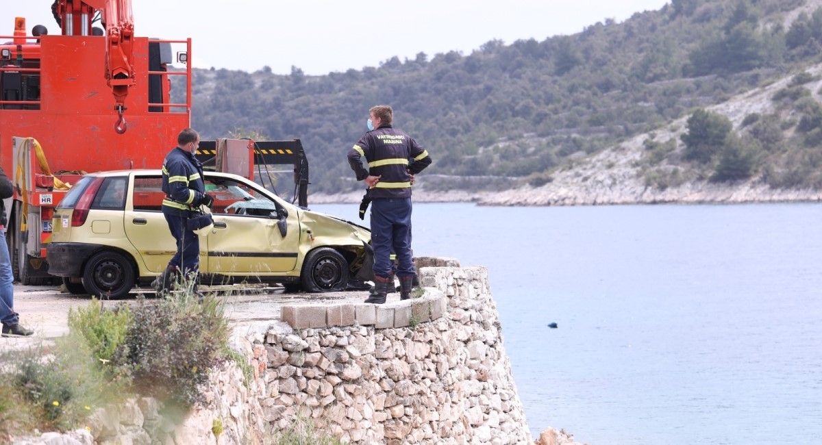 U moru kod Trogira našli auto s mrtvim tijelom