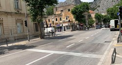 Kako rješavaju prometne gužve u Dalmaciji? Brišu zebre