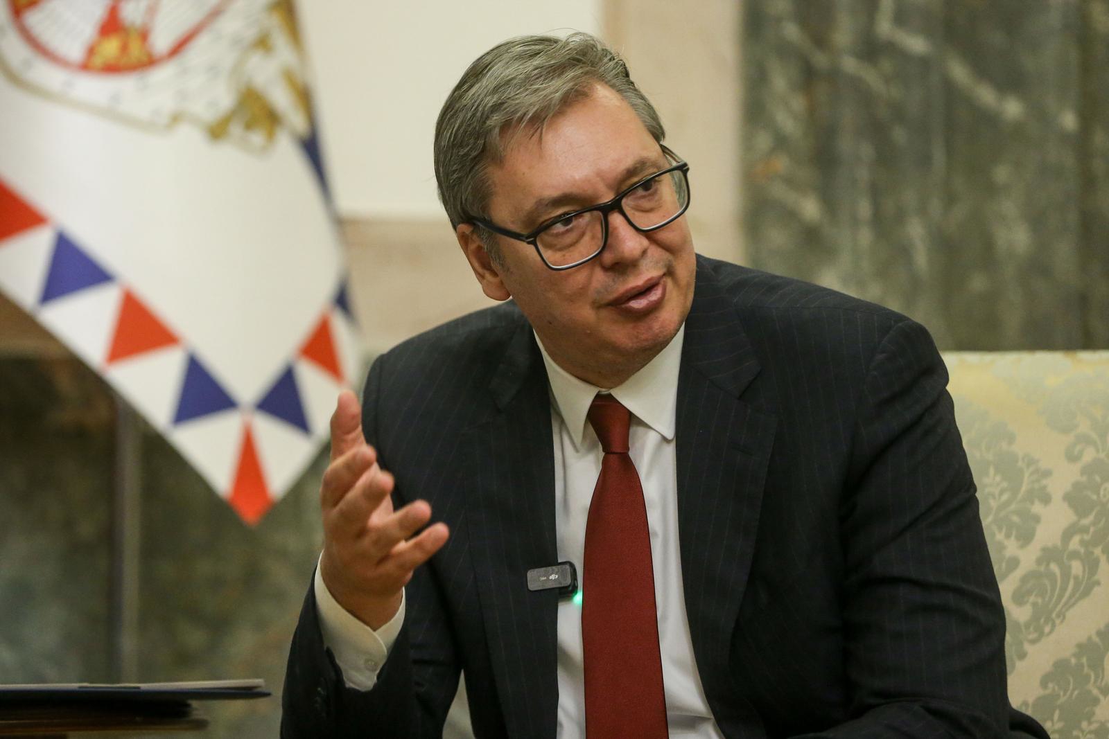 Vučić o zvučnom topu: Nismo mi pucali u narod, oni su pucali u mene