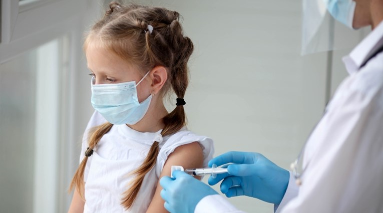 Vaš mališan se boji cijepljenja? Liječnik ima rješenje