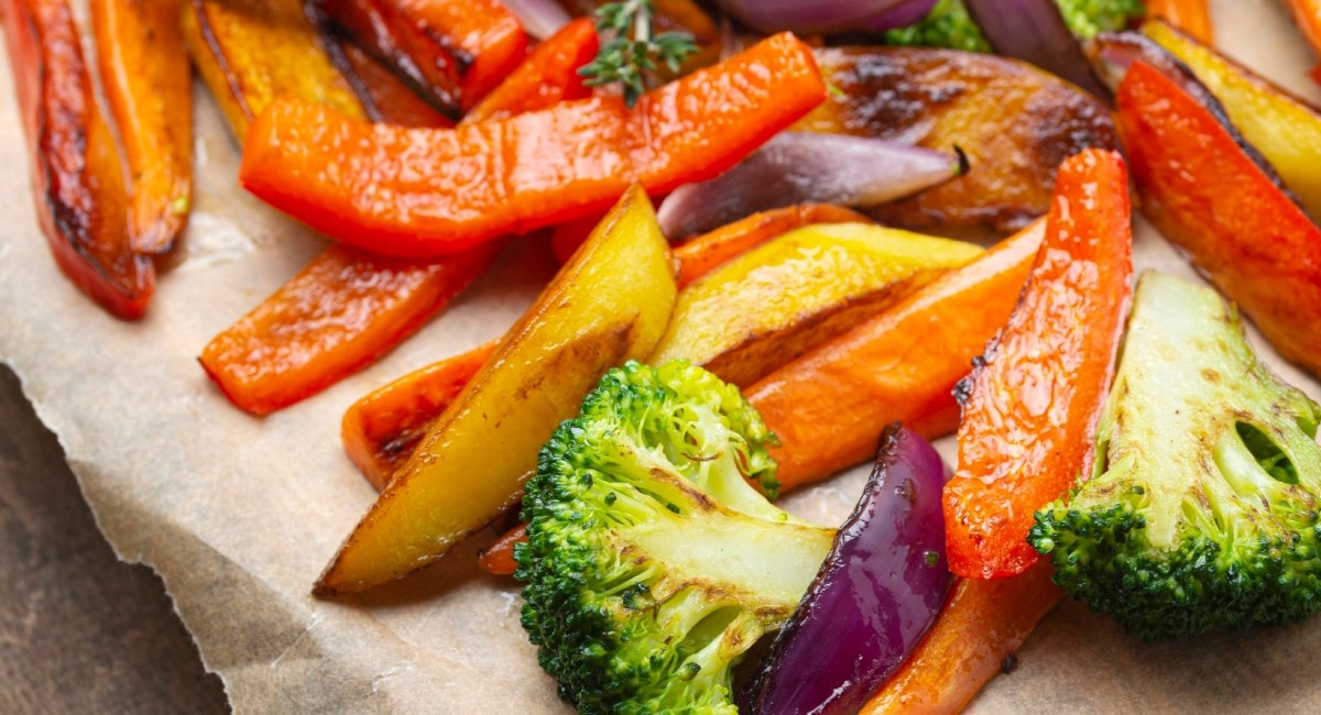 Zaboravite na obično pečeno povrće, dodajte mu ovaj sastojak i bit će toliko ukusnije