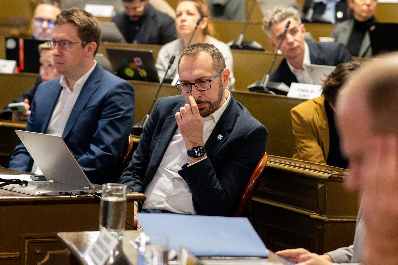 Most: Zabranjuju pozdrav pod kojim je ubijen heroj, a slave ideologe velikosrpstva