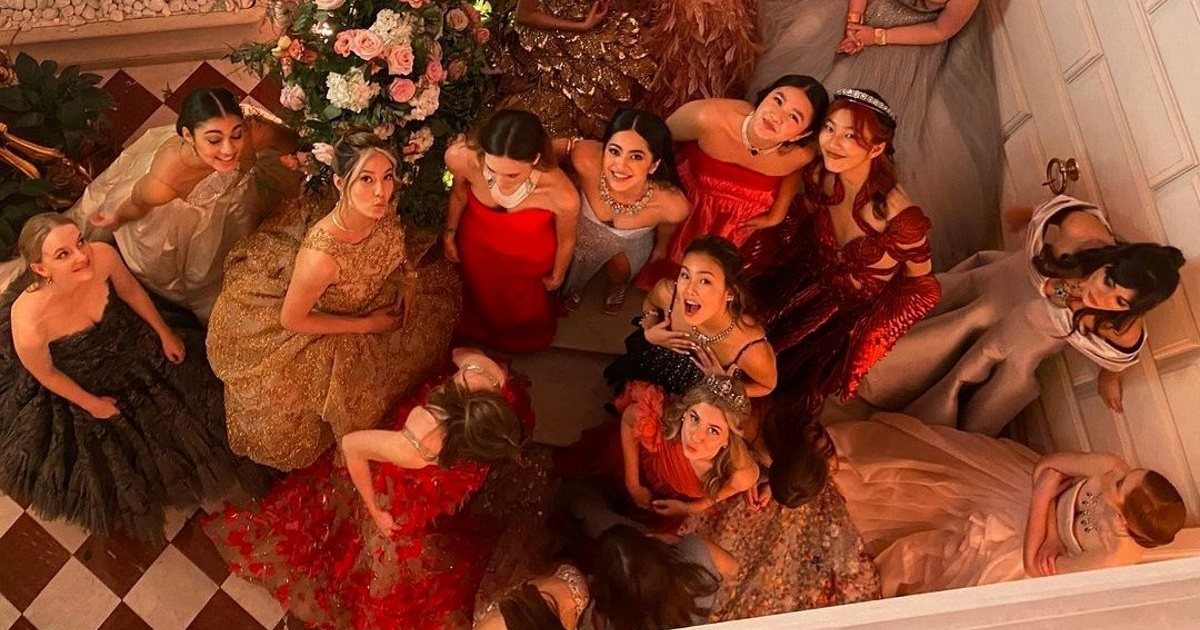 Le Bal: Svake godine u istom gradu okupe se djeca bogatih da bi se pokazala u društvu