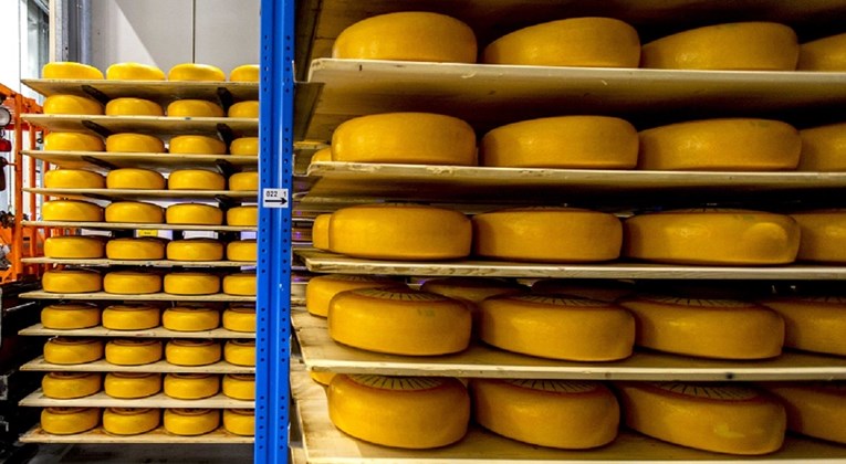 Lopovi u Njemačkoj iz kamiona ukrali preko 200 kilograma sira