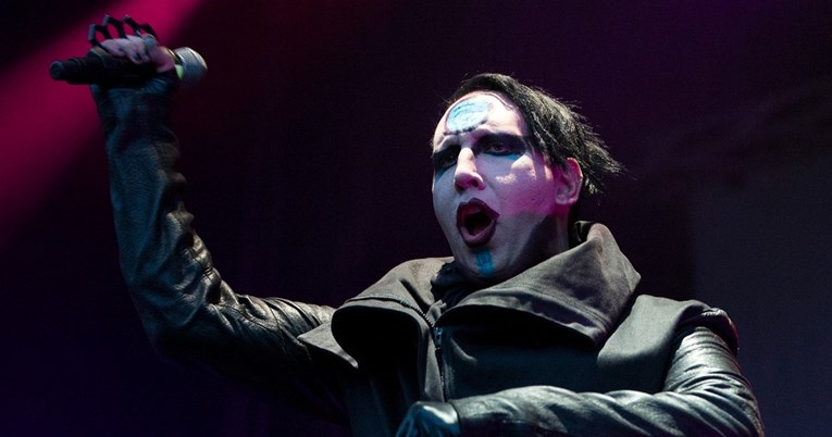 Marilyn Manson predao se policiji nakon optužbi da je pljuvao na snimateljicu