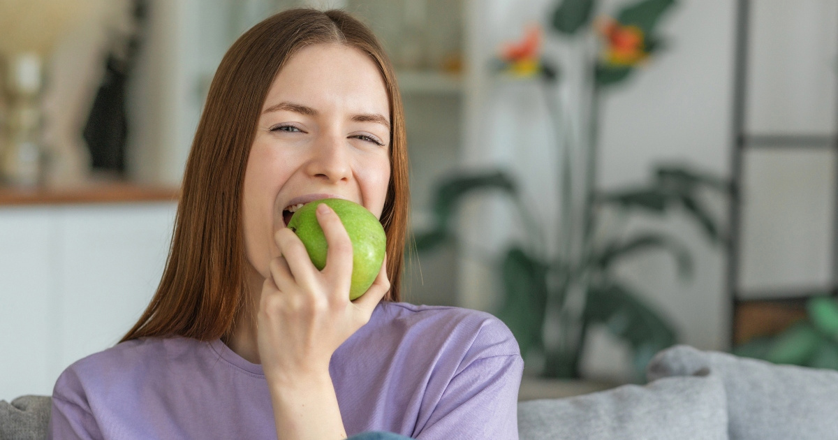 Dijetetičarka: Najbolje doba dana kada jesti jabuku za maksimalne koristi od vlakana