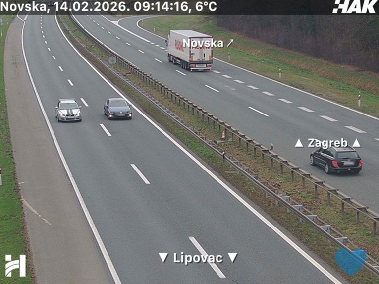 Četvero pješaka pretrčavalo autocestu A3, na njih naletio auto. Dvoje poginulih