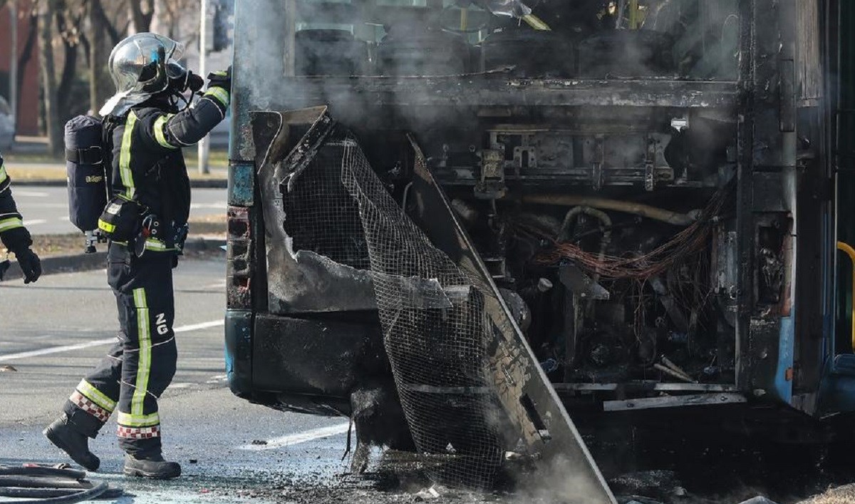 Zapalio se školski bus kod Zagreba. Filipinac spasio djecu