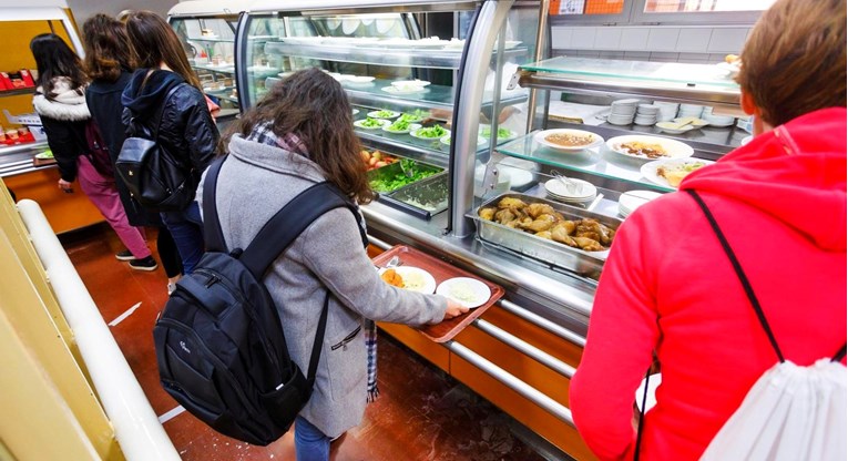 Studenti vegani traže veganske obroke u menzama, ovo je priča jedne od njih