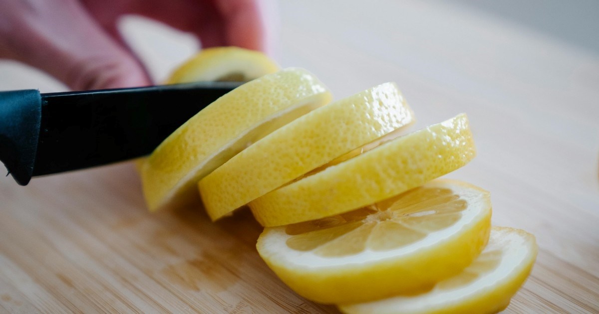 Ako želite povećati unos kalcija, ali ne i piti mlijeko, češće jedite 7 vrsta voća